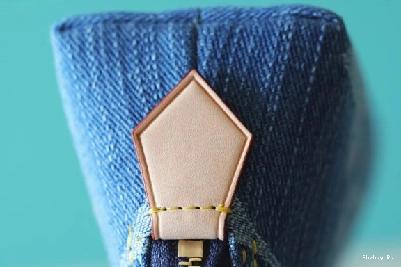 Pochette Louis Vuitton Cosmétique PM 0817